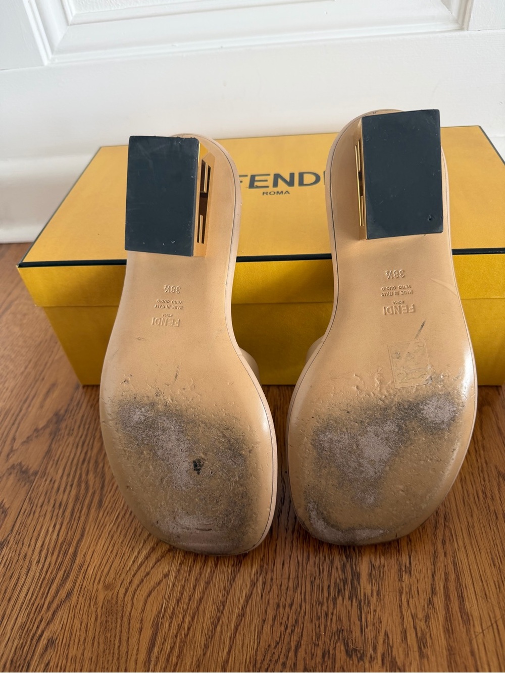 Fendi FF cut Baguette Nappa Leather Sandals I - Picture 7 of 7